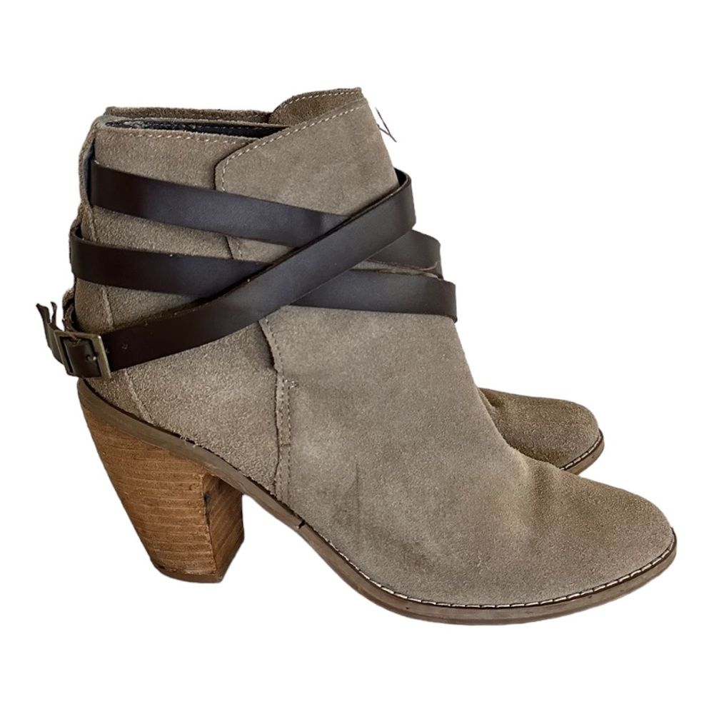 DV Dolce Vita Womens Suede Belted Ankle Boots Beige Size‎ 8